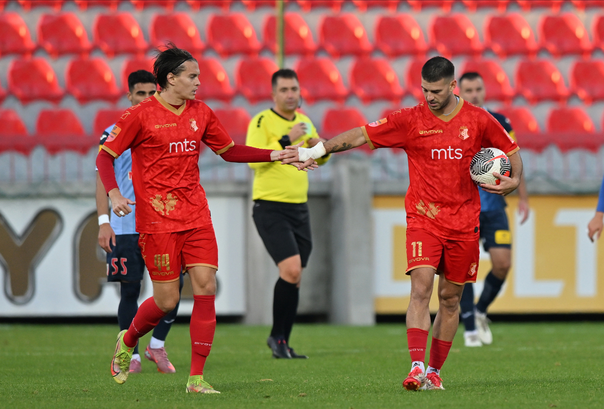 STEFAN HAJDIN i ANDRIJA MAJDEVAC, fudbaleri Napretka, na prvenstvenoj utakmici protiv Vojvodine, na stadionu Mladosti. Krusevac, 24.10.2025. foto: Mladjan Ivanovic / MN Press Photo Fudbal, Napredak, Vojvodina