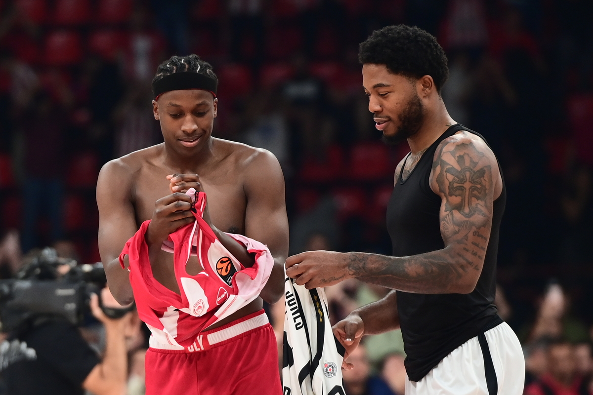 TYRIQUE JONES Tajrik Dzouns, kosarkas Partizana, na utakmici Evrolige protiv Olimpijakosa, i FRANK NTILIKINA Frenk Ntilikina, u hali Mira i prijateljstva u Pireju. Atina, 07.11.2025. foto: MN Press / kl Kosarka, Euroleague, Olimpijakos, Partizan
