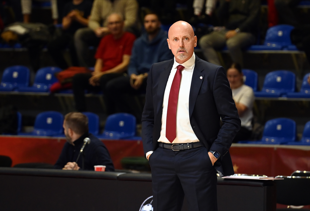 SASA OBRADOVIC, trener kosarkasa Crvene zvezde, na utakmici ABA lige protiv Buducnosti, u hali Aleksandar Nikolic. Beograd, 08.11.2025. foto: Nebojsa Parausic Kosarka, ABA League, Crvena zvezda, Buducnost