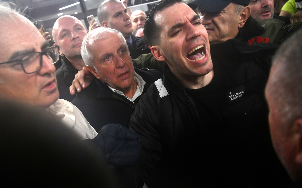 ZELJKO OBRADOVIC, trener kosarkasa Partizana, na aerodromu Nikola Tesla. Beograd, 27.11.2025 foto: MN Press photo / gs Kosarka, Partizan