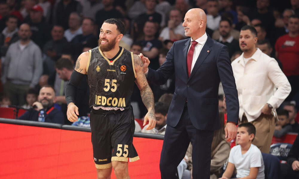 Trener Crvene Zvezde na utakmici Evrolige protiv Monaka u hali Beogradska Arena, Beograd 13.11.2025. godine Foto: Ivica Veselinov / MN PRESS KOSARKA, BASKETBALL, EVROLIGA, EUROLEAGUE, CRVENA ZVEZDA, MONAKO, MONACO
