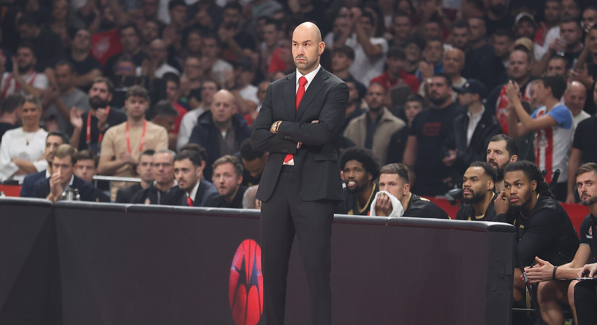Trener Monaka na utakmici Evrolige protiv Crvene zvezde u hali Beogradska Arena, Beograd 13.11.2025. godine Foto: Ivica Veselinov / MN PRESS KOSARKA, BASKETBALL, EVROLIGA, EUROLEAGUE, CRVENA ZVEZDA, MONAKO, MONACO