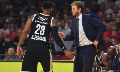 DAVID LIGHTY Dejvid Lajti i PIERRIC POUPET Pjerik Pupe trener kosarkasa LDLC Asvel Vilerbana na utakmici Evrolige protiv Crvene zvezde u hali Beogradska arena, Beograd, 28.10.2025. godine Foto: Marko Metlas Kosarka, Crvena zvezda, Evroliga, LDLC Asvel Vilerbana