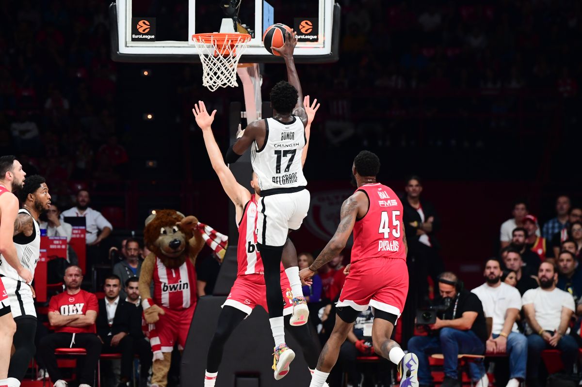 OLYMPIACOS vs PARTIZAN ISAAC BONGA Ajzak Bonga Atina, 07.11.2025. foto: MN Press / lk Kosarka, Euroleague, Olimpijakos, Partizan