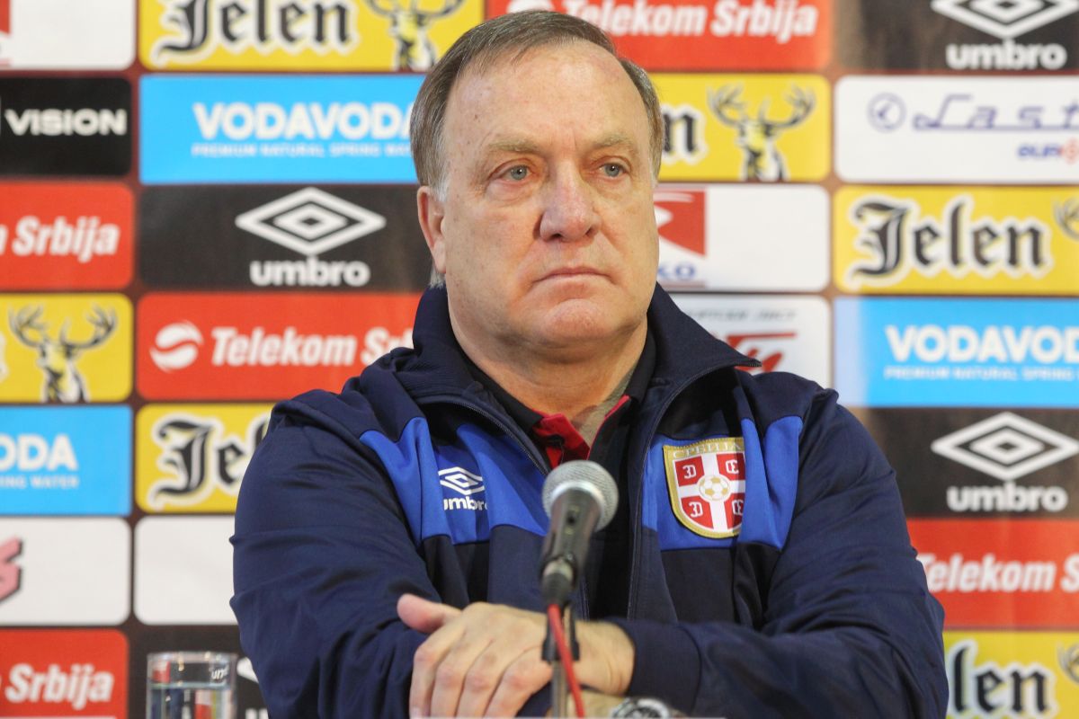 DICK ADVOCAAT Dik Advokat selektor i trener fudbalera reprezentacije Srbije na press konferenciji na stadionu Partizana 13.10.2014. godine Foto: Marko Metlas Fudbal, Srbija, Press konferencija