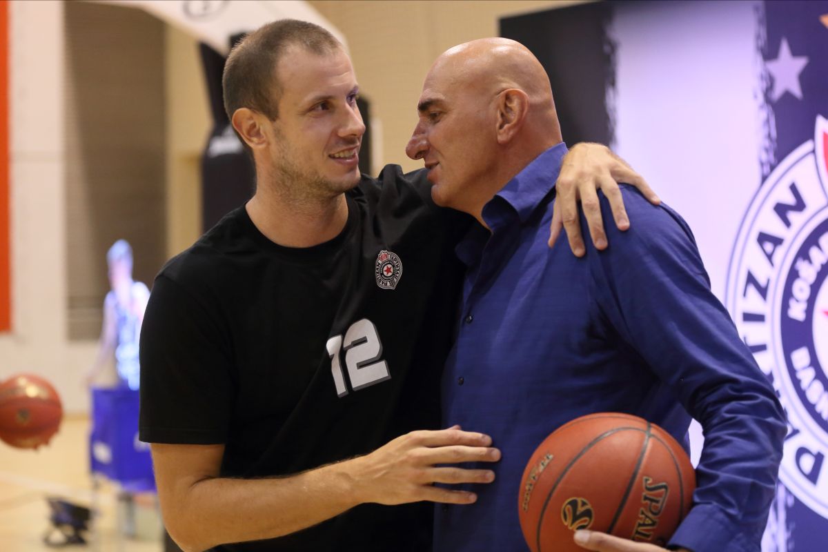 NOVICA VELICKOVIC i GORAN GRBOVIC bivsi kosarkas trening kosarkasa Partizana u hali Mala Stark Beogradska arena , Beograd 26.08.2019. godine Foto: Marko Metlas Kosarka, Partizan, Trening