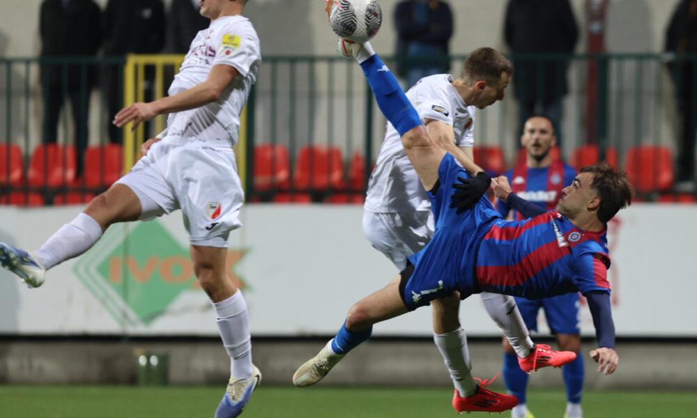 JAVOR vs PARTIZAN Ivanjica, 05.11.2025. foto: Mladjan Ivanovic / MN Press Fudbal, Javor, Partizan