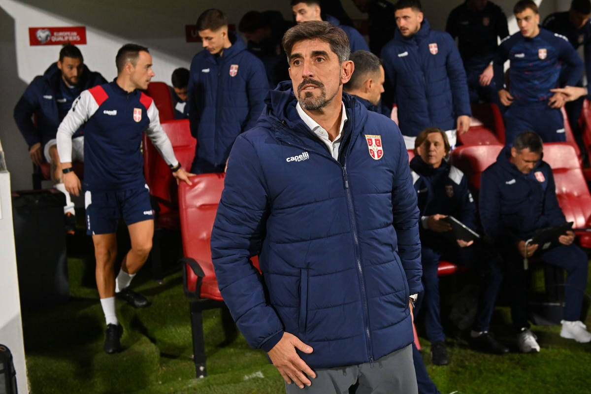 Selektor reprezentacije Srbije na utakmici kvalifikacija za FIFA Svetsko prvenstvo protiv Letonije na stadionu Dubocica, Leskovac 16.11.2025. godine Foto: Marko Metlas Fudbal, Reprezentacija, Srbija, Letonija, Kvalifikacije za Svetsko prvenstvo