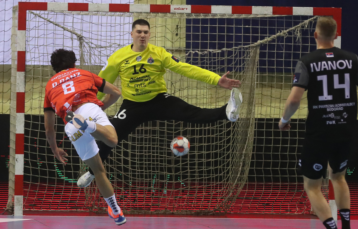 rukometas Partizana na utakmici EHF Evrokupa protiv Ademar Leona u hali Banjica, Beograd 11.11.2025. godine Foto: VM / MN PRESS PHOTO Rukomet, Partizan, Ademar Leon, EHF Evrokup