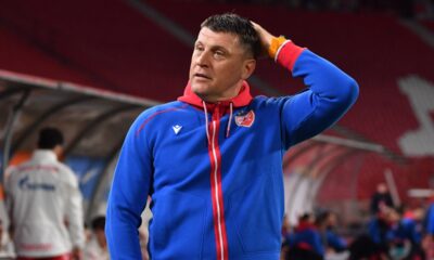 Trener Crvene zvezde na utakmici Superlige Prvenstva Srbije protiv Radnika Surdulica na stadionu Rajka Mitica, Beograd, 02.11.2025. godine Foto: Marko Metlas Fudbal, Crvena zvezda, Superliga Prvenstvo Srbije, Radnik Surdulica