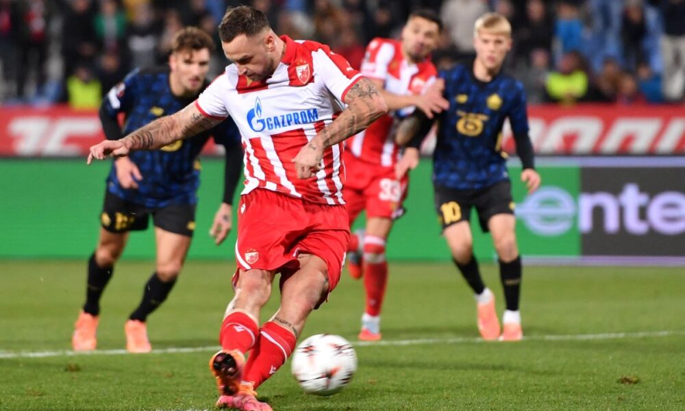 fudbaler Crvene zvezde na utakmici UEFA Lige Evropa protiv LOSC Lila na stadionu Rajko Mitic, Beograd 06.11.2025. godine Foto: Marko Metlas Fudbal, Crvena zvezda, UEFA Liga Evropa, LOSC Lil