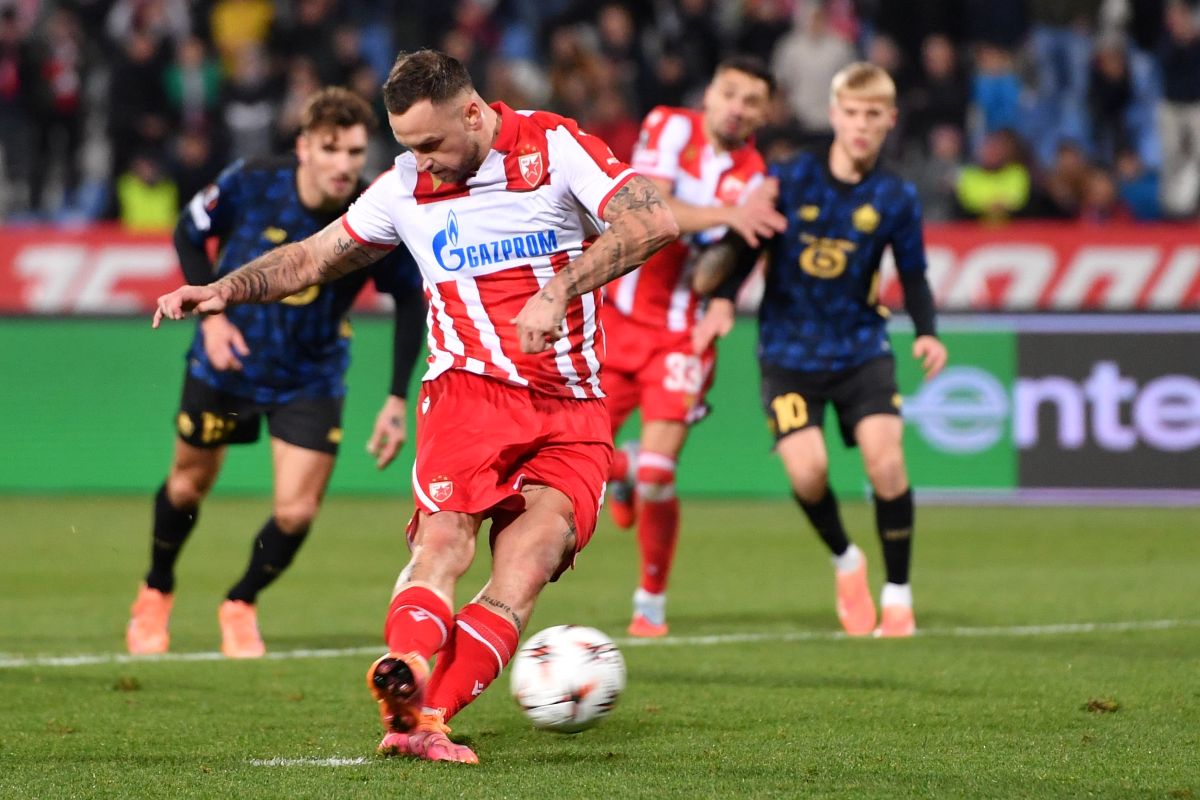 fudbaler Crvene zvezde na utakmici UEFA Lige Evropa protiv LOSC Lila na stadionu Rajko Mitic, Beograd 06.11.2025. godine Foto: Marko Metlas Fudbal, Crvena zvezda, UEFA Liga Evropa, LOSC Lil
