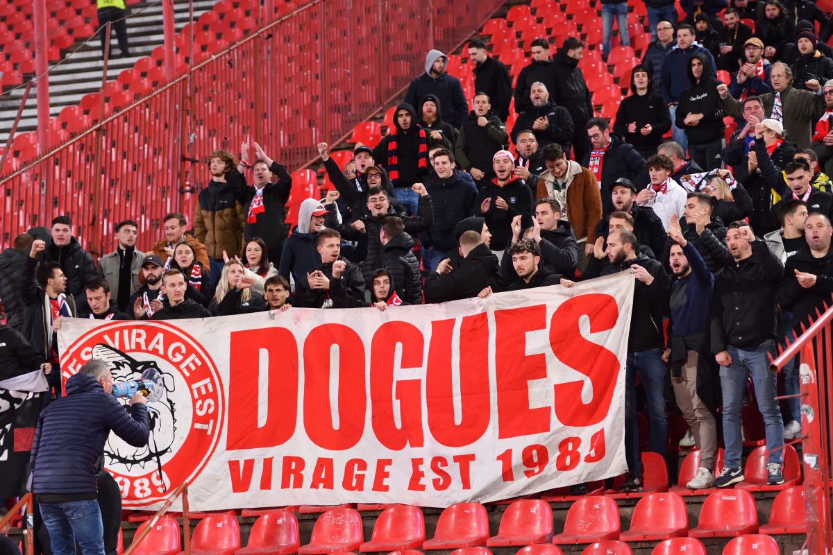 NAVIJACI fudbalera LOSC Lila na utakmici UEFA Lige Evropa protiv Crvene zvezde na stadionu Rajko Mitic, Beograd 06.11.2025. godine Foto: Marko Metlas Fudbal, Crvena zvezda, UEFA Liga Evropa, LOSC Lil