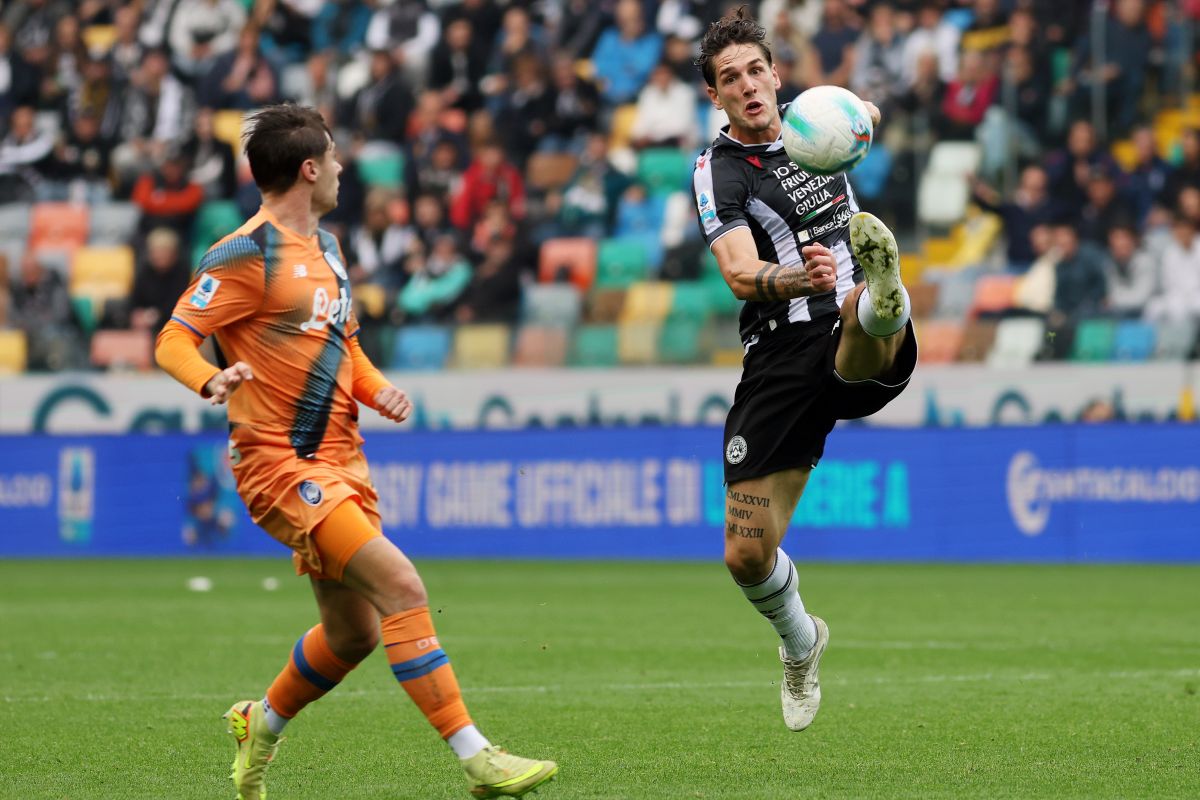 Udinese's Nicolo Zaniolo goes for the ball during the Serie A soccer match between Udinese and Atalanta, in Udine, Italy, Saturday, Nov. 1, 2025. (Andrea Bressanutti/LaPresse via AP)
