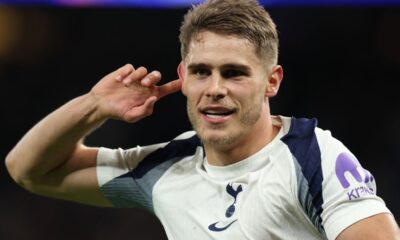 Tottenham's Micky van de Ven celebrates after scoring his side's third goal during the Champions League opening phase soccer match between Tottenham and Copenhagen, in London, England, Tuesday, Nov. 4, 2025. (AP Photo/Ian Walton)