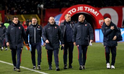 NENAD SAKIC pomicni trener, DEJAN STANKOVIC trener, NENAD MILIJAS, NEBOJSA MILOSEVIC pomocni treneri, STOJAN MILANOVIC STOLE ekonom fudbalera Crvene zvezde na utakmici Superlige Prvenstva Srbije protiv Partizana na stadionu Rajka Mitica, Beograd, 27.02.2022. godine Foto: Marko Metlas Fudbal, Crvena zvezda, Superliga Prvenstvo Srbije, Partizan