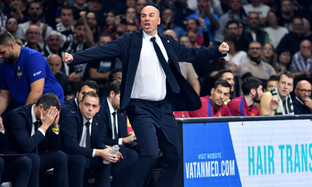 JOAN PENARROYA Dzoan Penaroja trener kosarkasa Barselone na utakmici Evrolige protiv Partizana u hali Beogradska arena, Beograd 13.11.2024. godine Foto: Marko Metlas Kosarka, Partizan, Evroliga, Barselona