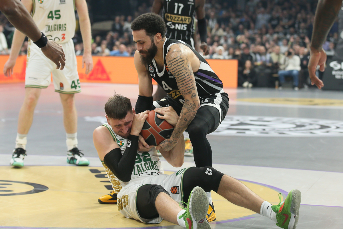 DUANE WASHINGTON Dvejn Vasington kosarkas Partizana na utakmici Evrolige protiv EDGARAS ULANOVAS iz Zalgirisa u hali Beogradska Arena, Beograd 03.12.2024. godine Foto: Ivica Veselinov / MN PRESS KOSARKA, BASKETBALL, EVROLIGA, EUROLEAGUE, PARTIZAN, ZALGIRIS
