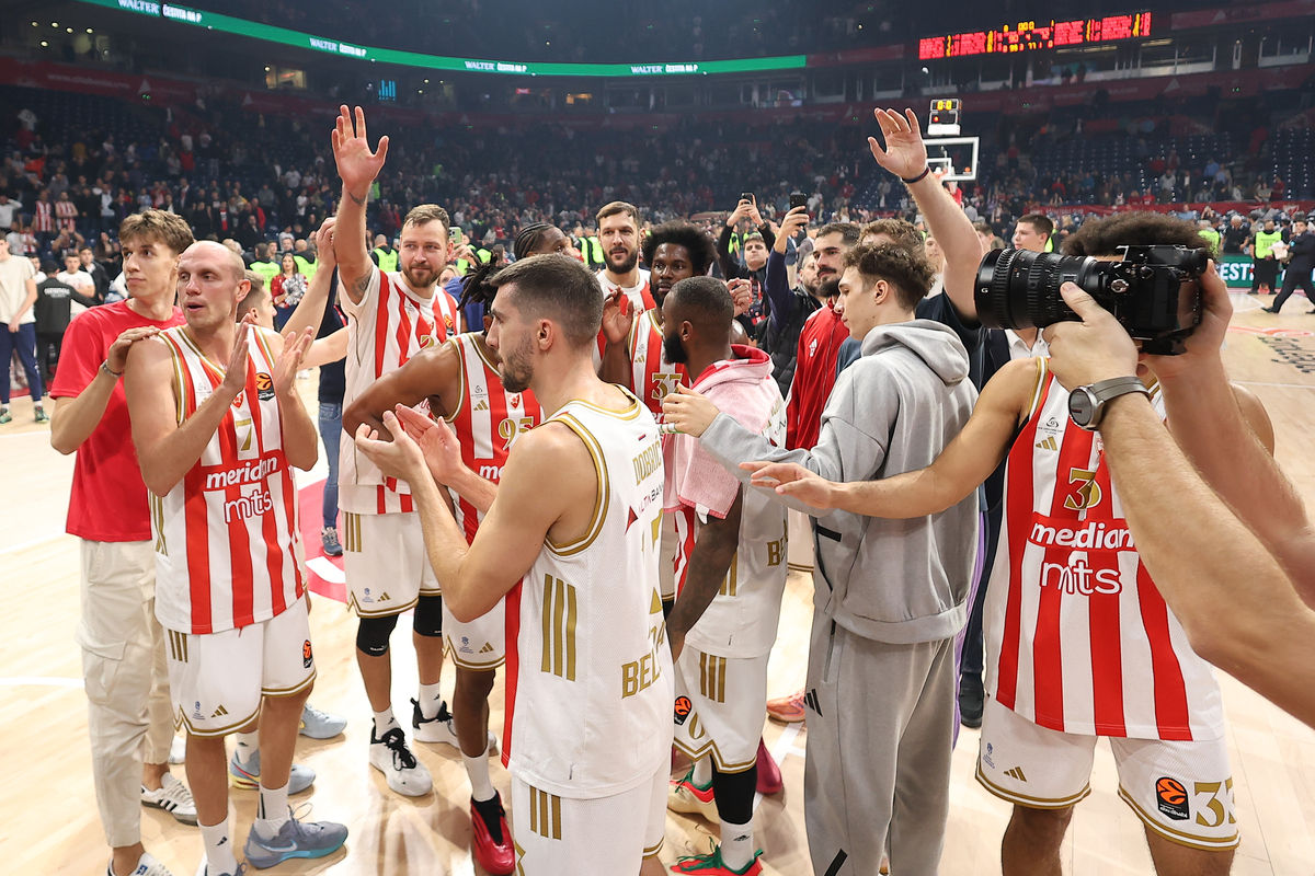 Kosarkasi Crvene Zvezde na utakmici Evrolige protiv Baskonije u hali Beogradska Arena, Beograd 23.10.2025. godine Foto: Ivica Veselinov / MN PRESS KOSARKA, BASKETBALL, EVROLIGA, EUROLEAGUE, CRVENA ZVEZDA, BASKONIA, BASKONIJA