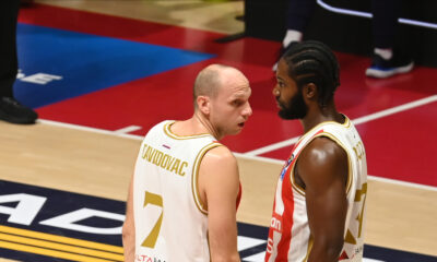 DEJAN DAVIDOVAC i SAMMY OJELEYE Semi Odzelej, kosarkasi Crvene zvezde, na utakmici ABA lige protiv Buducnosti, u hali Aleksandar Nikolic. Beograd, 08.11.2025. foto: Nebojsa Parausic Kosarka, ABA League, Crvena zvezda, Buducnost