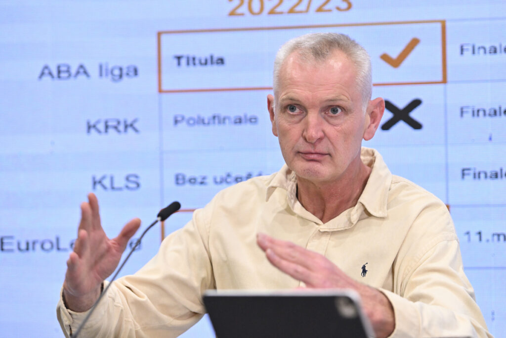 ZARKO PASPALJ sportski direktor kosarkasa Partizana pres konferencija hotel Kraun Plaza, Beograd 15.12.2025. godine Foto: Marko Metlas
Kosarka, Partizan, Pres konferencija