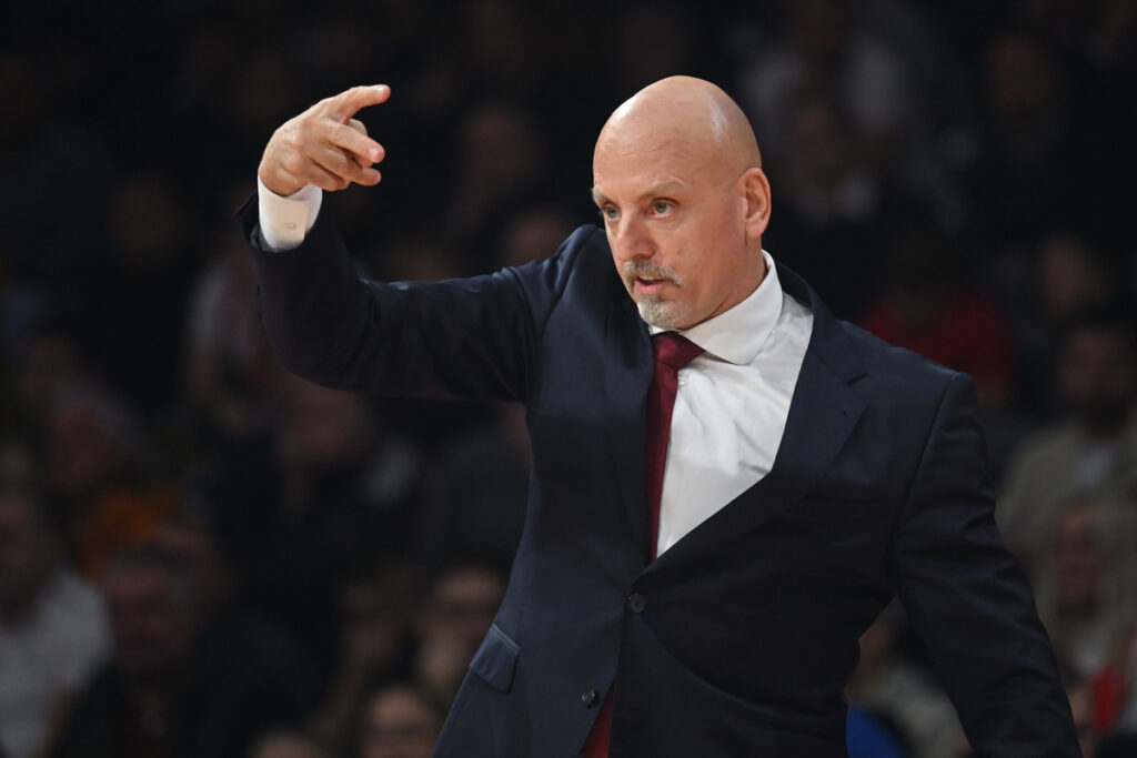 SASA OBRADOVIC trener kosarkasa Crvene zvezde na utakmici Evrolige protiv Virtusa Bolonja u hali Beogradska arena, Beograd 19.12.2025. godine Foto: Marko Metlas
Kosarka, Crvena zvezda, Evroliga, Virtus Bolonja