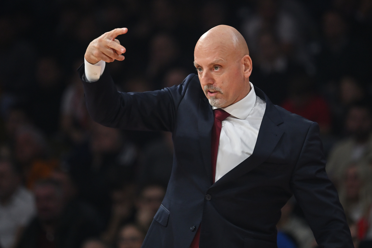SASA OBRADOVIC trener kosarkasa Crvene zvezde na utakmici Evrolige protiv Virtusa Bolonja u hali Beogradska arena, Beograd 19.12.2025. godine Foto: Marko Metlas Kosarka, Crvena zvezda, Evroliga, Virtus Bolonja
