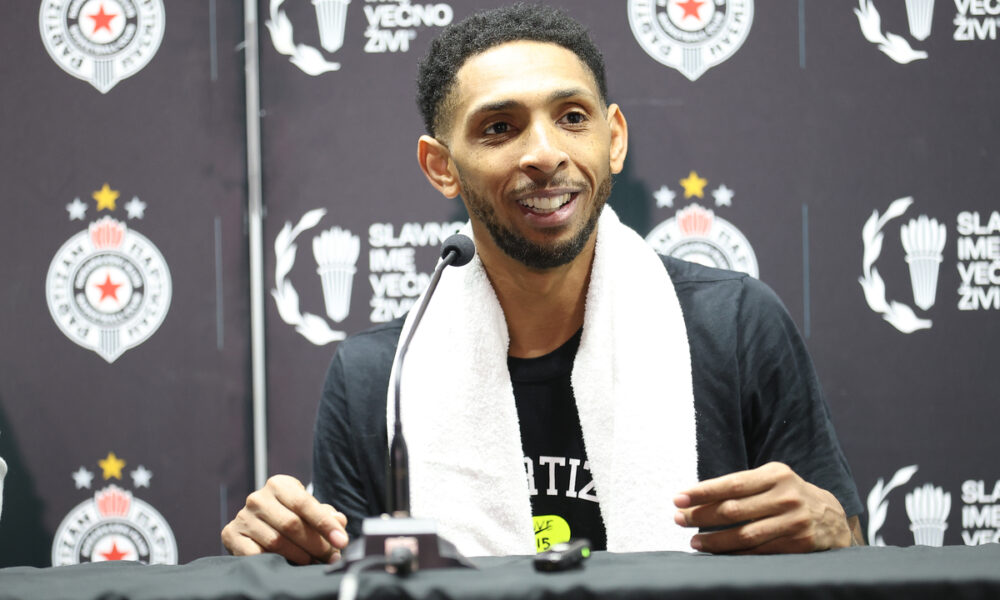kosarkas Partizana na konferenciji za medije u hali Beogradska Arena, Beograd 25.12.2025. godine Foto: Ivica Veselinov / MN PRESS KOSARKA, BASKETBALL, KK PARTIZAN, KONFERENCIJA, PROMOCIJA