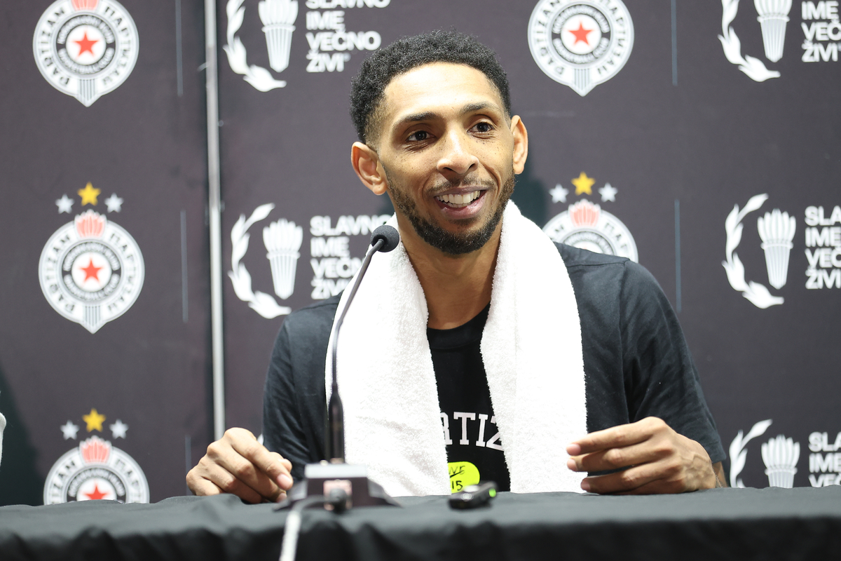 kosarkas Partizana na konferenciji za medije u hali Beogradska Arena, Beograd 25.12.2025. godine Foto: Ivica Veselinov / MN PRESS KOSARKA, BASKETBALL, KK PARTIZAN, KONFERENCIJA, PROMOCIJA
