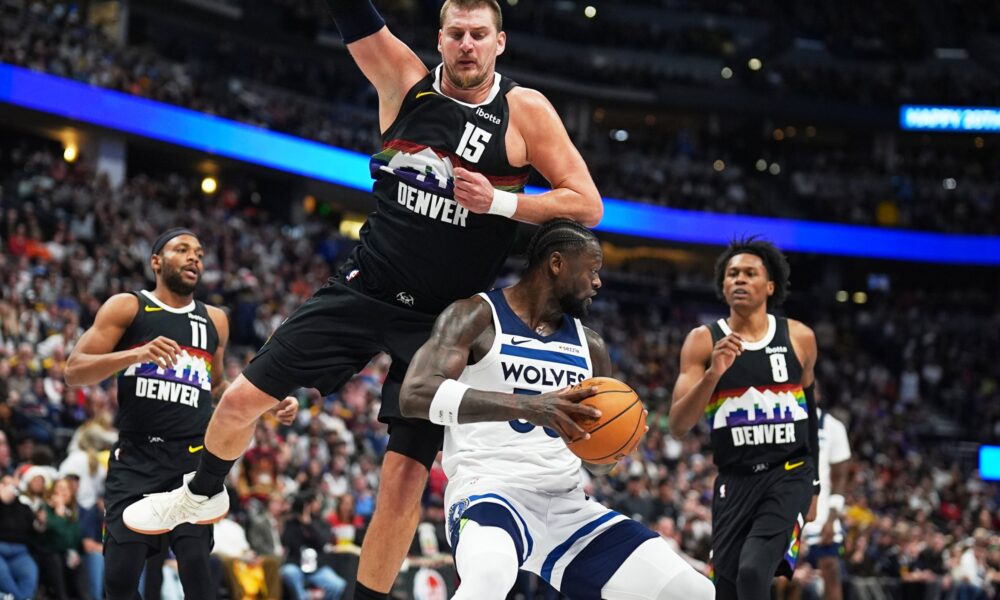 Nikola Jokić i Pejton Votson na meču protiv Minesote