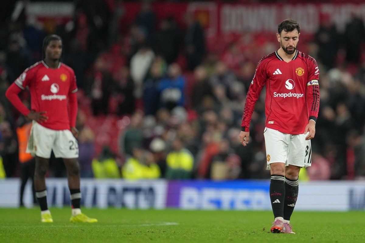 Manchester United's Bruno Fernandes walks off the pitch after a Premier League soccer match between Manchester United and Bournemouth in Manchester, England, Monday, Dec. 15, 2025. (AP Photo/Jon Super)
