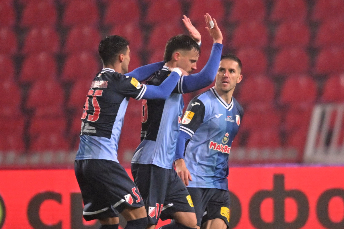 fudbaler Vojvodine na utakmici Superlige Prvenstva Srbije protiv Crvene zvezde na stadionu Rajka Mitica, Beograd, 07.12.2025. godine Foto: Marko Metlas Fudbal, Crvena zvezda, Superliga Prvenstvo Srbije, Vojvodina Novi Sad