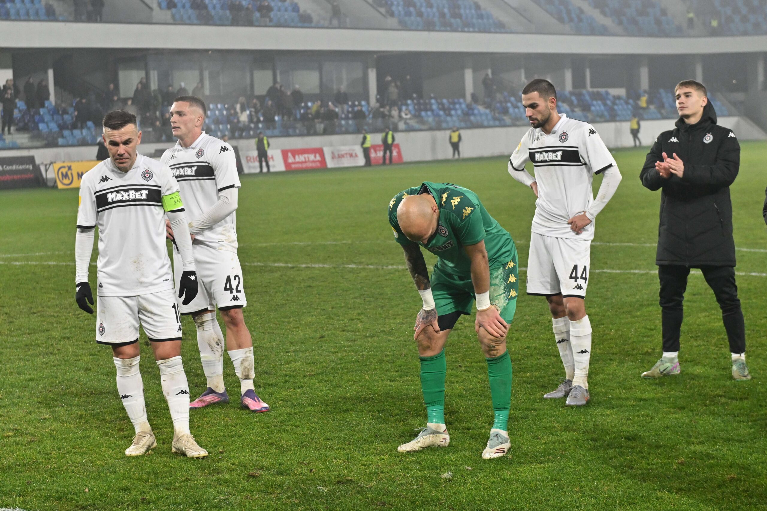 Fudbaleri Partizana su postali jesenji šampion iako su izgubili od IMT-a