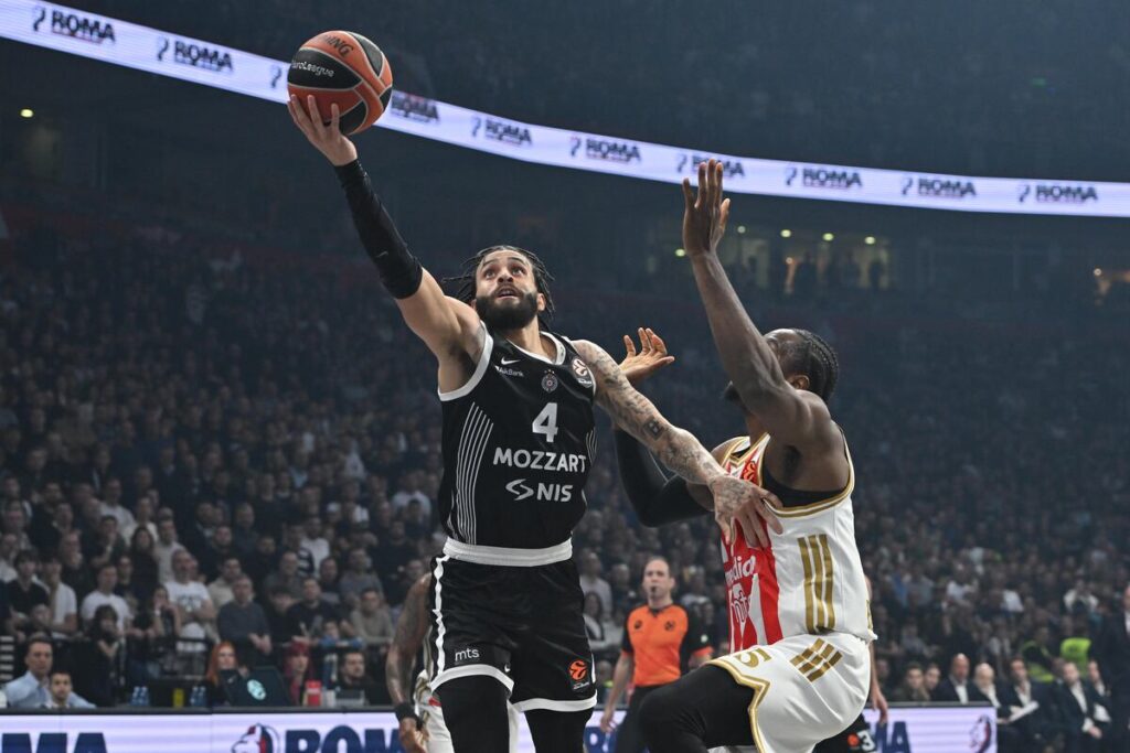 kosarkas Partizana na utakmici Evrolige protiv Crvene zvezde u hali Beogradska arena, Beograd 12.12.2025. godine Foto: Marko Metlas Kosarka, Partizan, Evroliga, Crvena zvezda