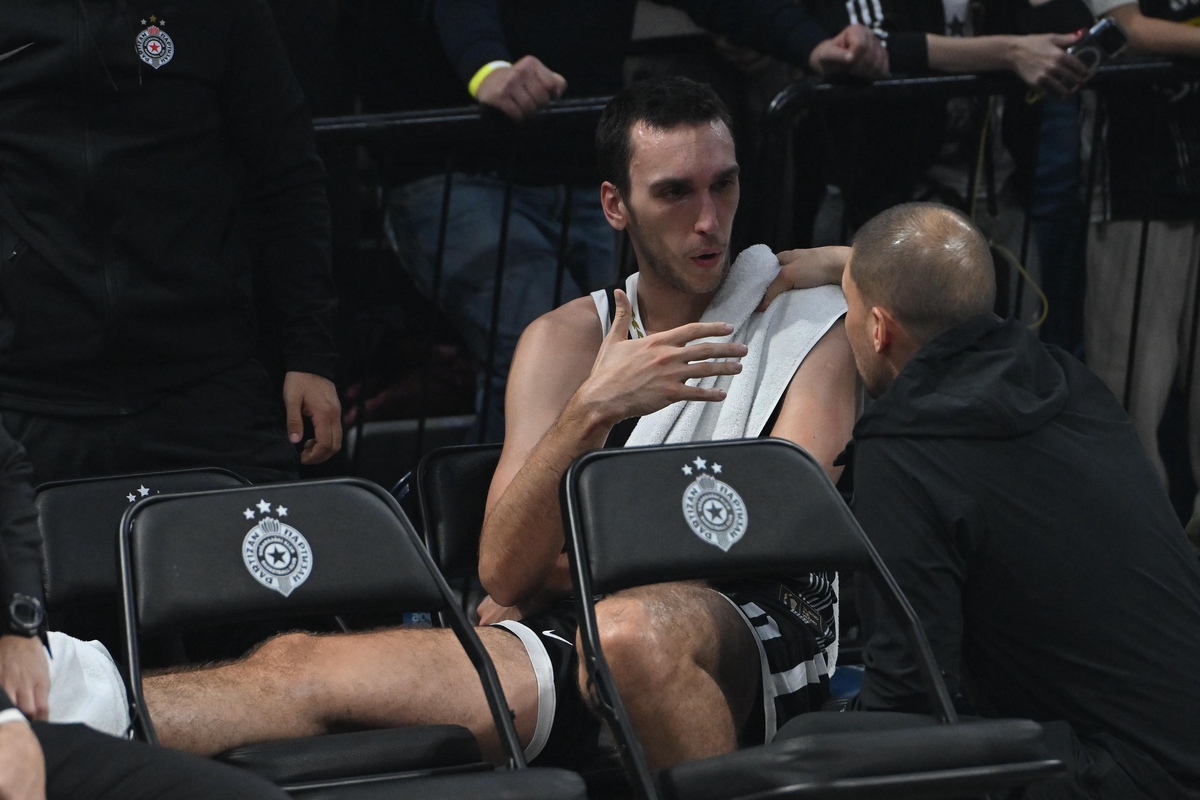 kosarkas Partizana na utakmici Evrolige protiv Bajerna Minhen u hali Beogradska arena, Beograd 04.12.2025. godine Foto: Marko Metlas Kosarka, Partizan, Evroliga, Bajern Minhen