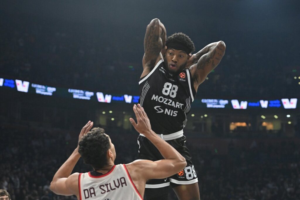 kosarkas Partizana na utakmici Evrolige protiv Bajerna Minhen u hali Beogradska arena, Beograd 04.12.2025. godine Foto: Marko Metlas Kosarka, Partizan, Evroliga, Bajern Minhen