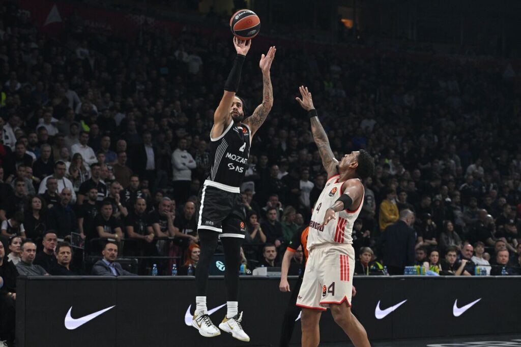 kosarkas Partizana na utakmici Evrolige protiv Bajerna Minhen u hali Beogradska arena, Beograd 04.12.2025. godine Foto: Marko Metlas Kosarka, Partizan, Evroliga, Bajern Minhen
