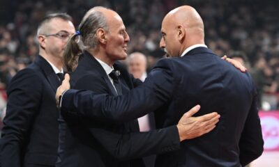 Trener Crvene zvezde na utakmici Evrolige protiv Virtusa Bolonja u hali Beogradska arena, Beograd 19.12.2025. godine Foto: Marko Metlas Kosarka, Crvena zvezda, Evroliga, Virtus Bolonja