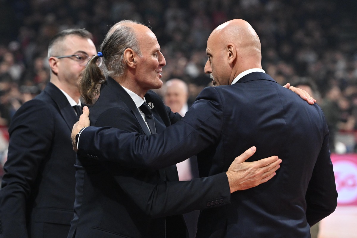 Trener Crvene zvezde na utakmici Evrolige protiv Virtusa Bolonja u hali Beogradska arena, Beograd 19.12.2025. godine Foto: Marko Metlas Kosarka, Crvena zvezda, Evroliga, Virtus Bolonja