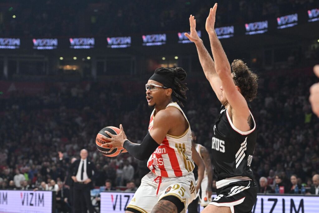 kosarkas Crvene zvezde na utakmici Evrolige protiv Virtusa Bolonja u hali Beogradska arena, Beograd 19.12.2025. godine Foto: Marko Metlas Kosarka, Crvena zvezda, Evroliga, Virtus Bolonja