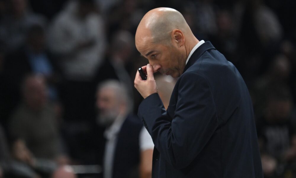 Trener Partizana na utakmici Evrolige protiv Makabija Tel Aviv u hali Beogradska arena, Beograd 26.12.2025. godine Foto: Marko Metlas Kosarka, Partizan, Evroliga, Makabi Tel Aviv