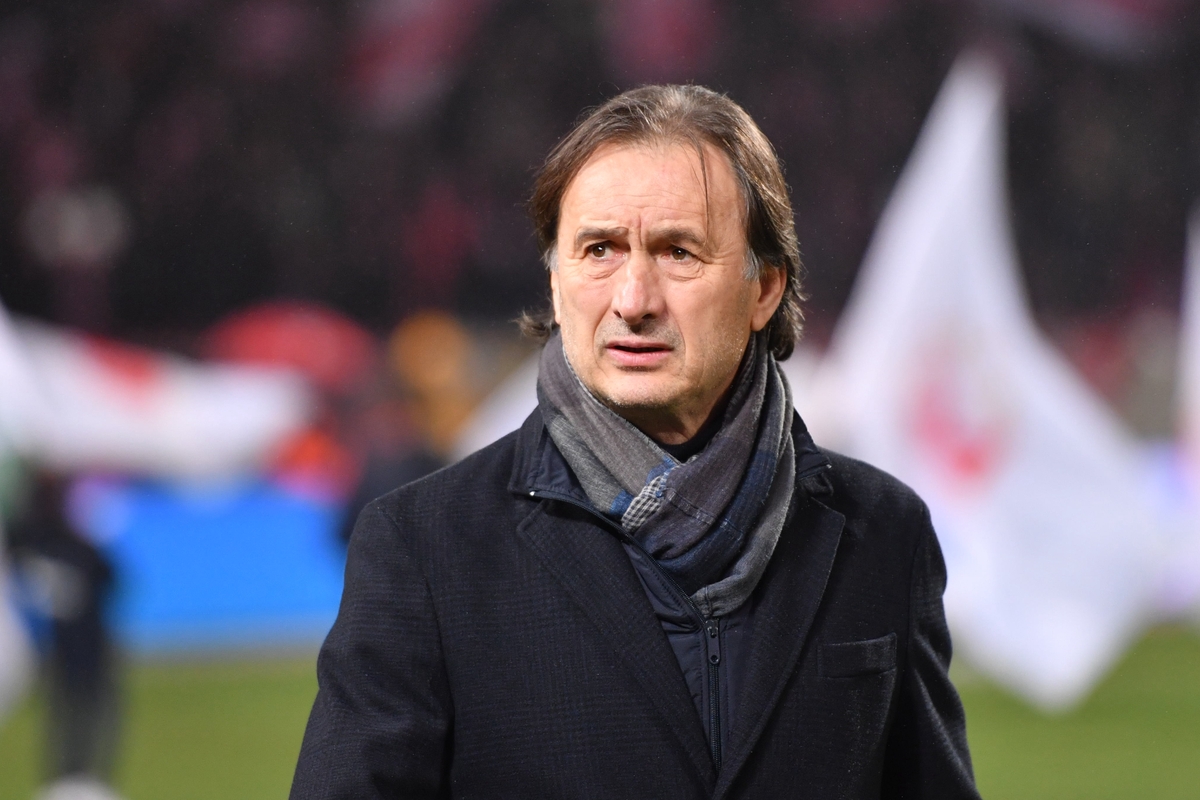 Trener Vojvodine na utakmici Superlige Prvenstva Srbije protiv Crvene zvezde na stadionu Rajka Mitica, Beograd, 07.12.2025. godine Foto: Marko Metlas Fudbal, Crvena zvezda, Superliga Prvenstvo Srbije, Vojvodina Novi Sad