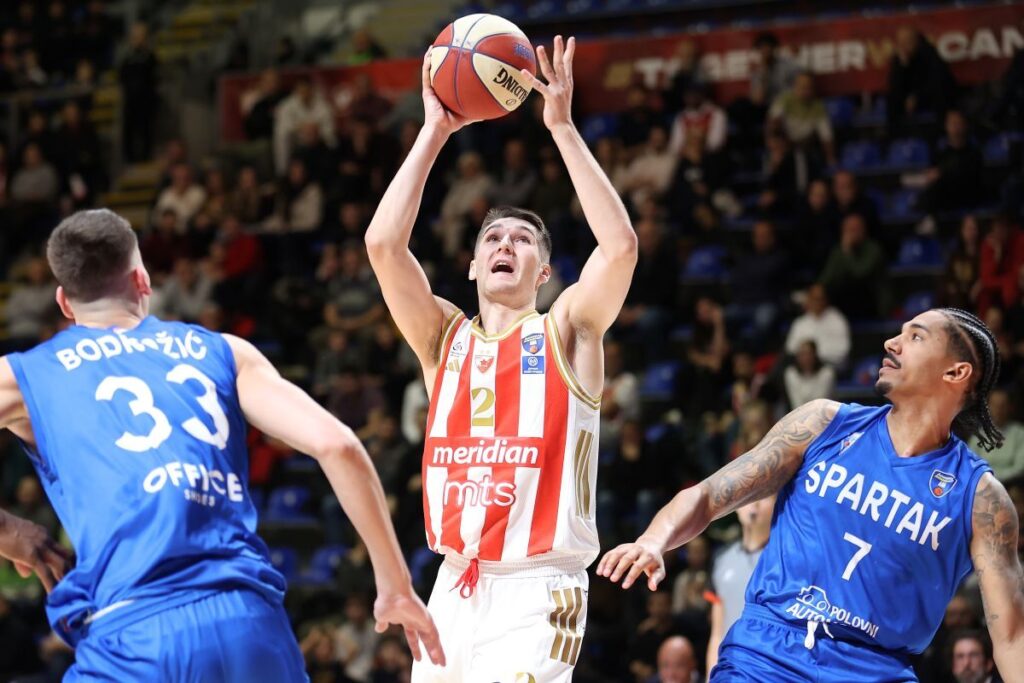 kosarkas Crvene Zvezde na utakmici ABA lige protiv Spartaka u hali Aleksandar Nikolic, Beograd 14.12.2025. godine Foto: Ivica Veselinov / MN PRESS KOSARKA, BASKETBALL, ABA LIGA, ABA LEAGUE, CRVENA ZVEZDA, SPARTAK SUBOTICA, JADRANSKA LIGA, ADRIATIC LEAGUE