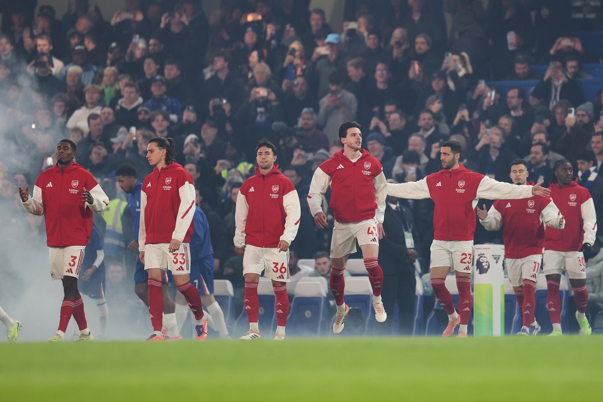 Arsenal players arrive ahead of their English Premier League soccer match between Chelsea and Arsenal in London, England, Sunday, Nov. 30, 2025. (AP Photo/Ian Walton)