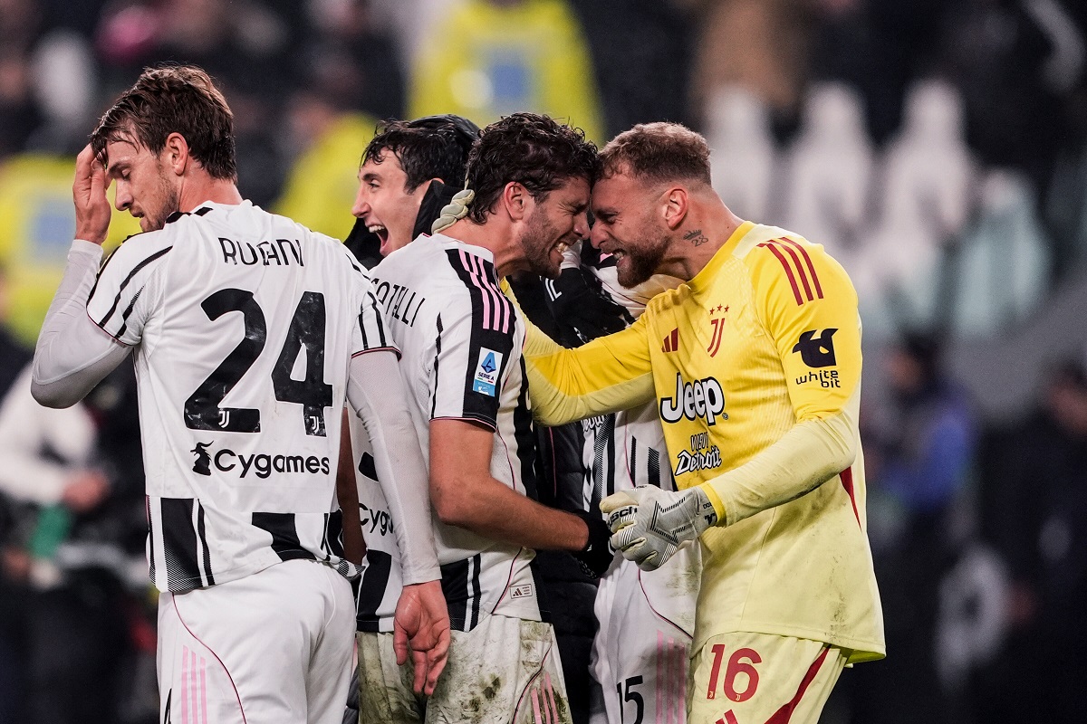 Juventus players celebrate their victory during the Serie A soccer match between Juventus and Roma at the Allianz Stadium, in Turin, Italy, Saturday, Dec. 20, 2025. (Fabio Ferrari/LaPresse via AP)