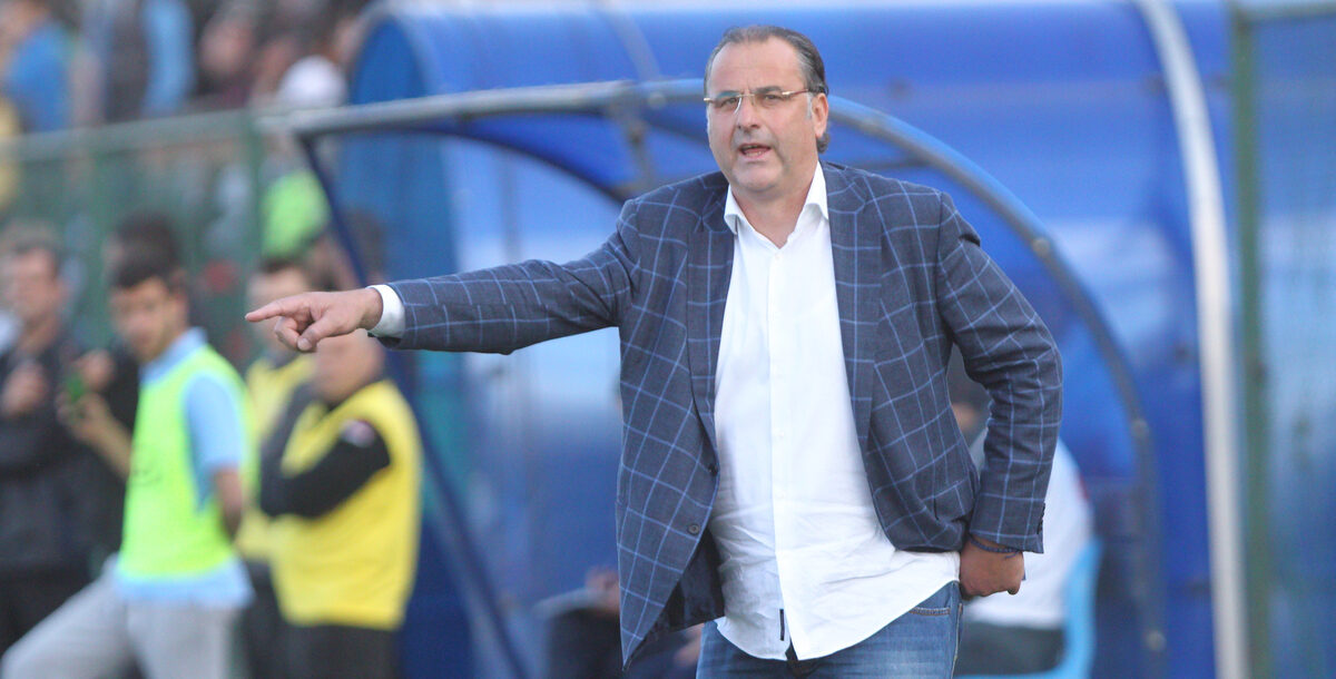 MIODRAG BOZOVIC GROF trener fudbalera Crvene zvezde na utakmici Superlige Prvenstva Srbije protiv Rada na stadionu Kralja Petra, Beograd, 09.04.2017. godine Foto: Marko Metlas Fudbal, Crvena zvezda, Superliga Prvenstvo Srbije, Rad