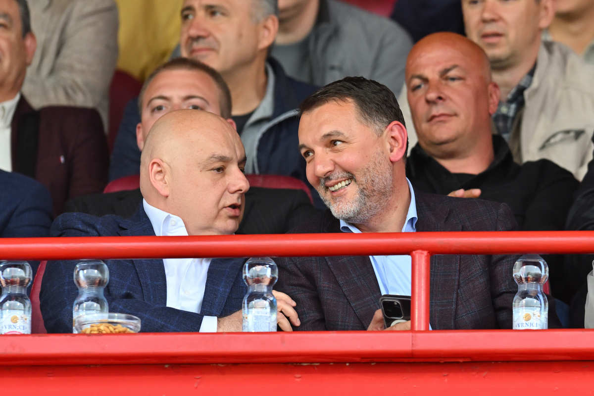 DRAGOLJUB ZBILJIC predsednik Vojvodine i BRANKO RADUJKO sekretar FSS fudbaleri Vojvodine Novi Sad na utakmici polufinala Kupa Srbije protiv TSC Backa Topola na stadionu Karadjordje, Novi Sad 07.05.2025. godine Foto: Marko Metlas Fudbal, TSC Backa Topola, Kup Srbije, Vojvodina Novi Sad