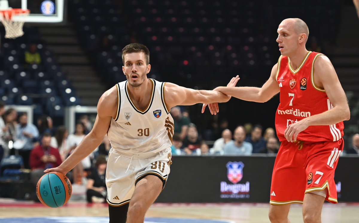 FILIP PETRUSEV, kosarkas Dubaia, na utakmici VTB Lige Superkupa, protiv Crvene zvezde, u Beogradskoj areni. Beograd, 25.09.2025. foto: Nebojsa Parausic Kosarka, VTB Super kup, Crvena zvezda, Dubai