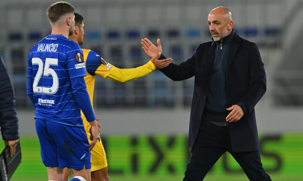 ZARKO LAZETIC trener fudbalera Makabija Tel Aviv na utakmici UEFA Lige Evropa protiv Dinama Zagreb na stadionu TSC arena, Backa Topola 02.10.2025. godine Foto: Marko Metlas Fudbal, Dinamo Zagreb, UEFA Liga Evropa, Makabi Tel Aviv