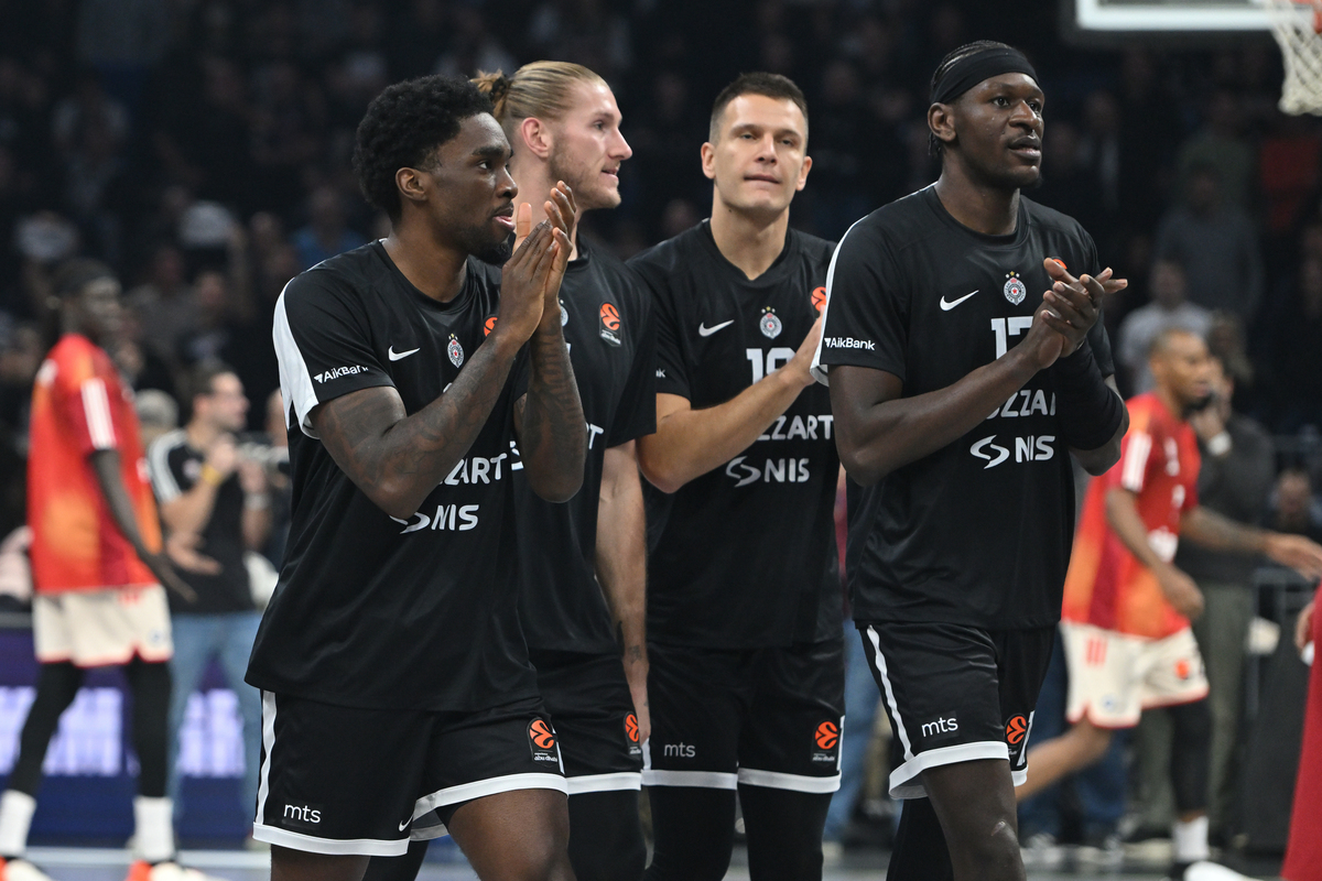 SHAKE MILTON Sejk Milton, DYLAN OSETKOWSKI Dilan Osetkovski, ARIJAN LAKIC, ISAAC BONGA Ajzak Bonga kosarkasi Partizana na utakmici Evrolige protiv Bajerna Minhen u hali Beogradska arena, Beograd 04.12.2025. godine Foto: Marko Metlas Kosarka, Partizan, Evroliga, Bajern Minhen